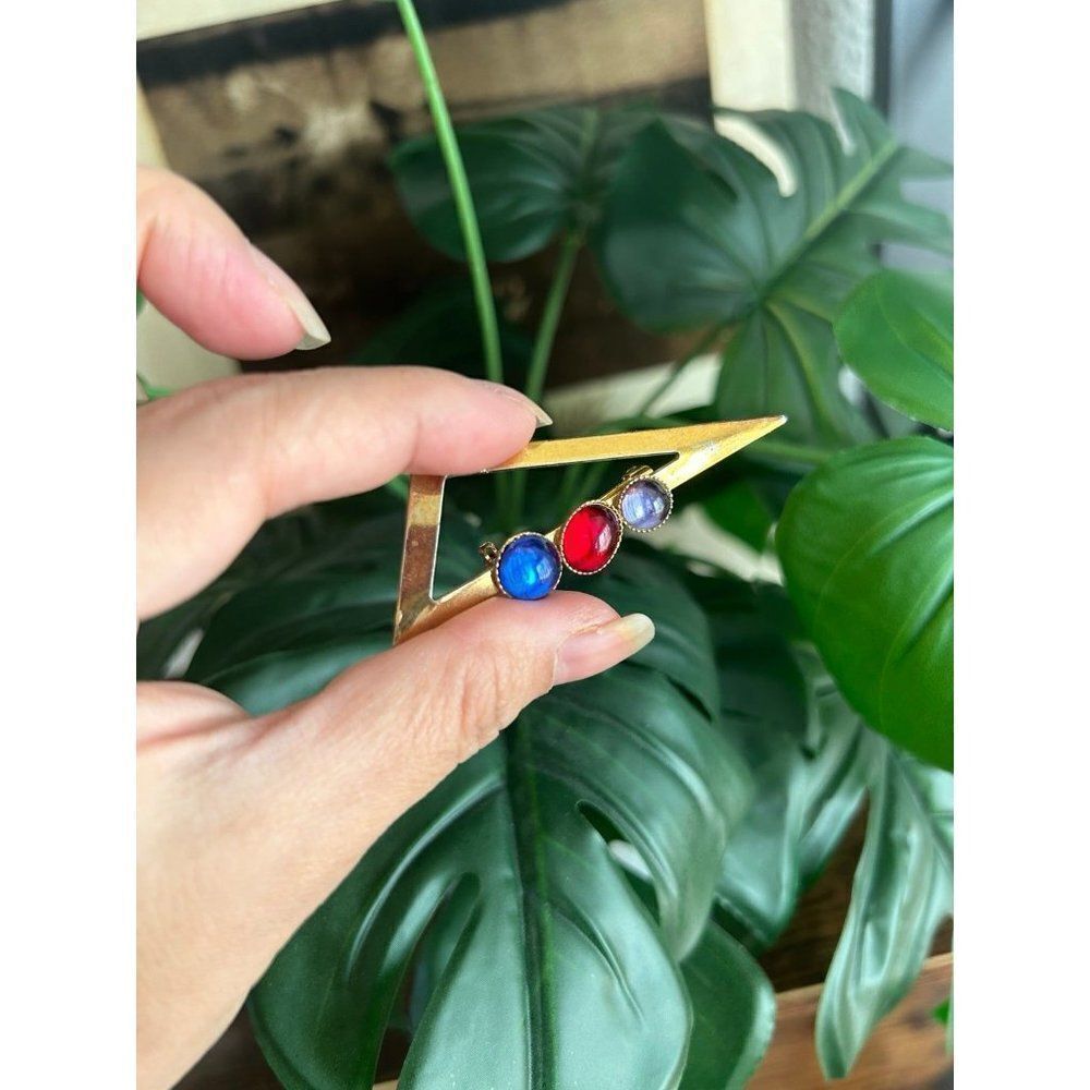 Triangular Brooch with Stones - Picture 2 of 3